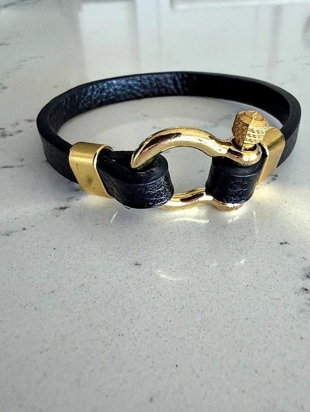 Black Leather Bracelet Gold-Tone Hardware U-Shaped 8-Character Electroplated Bla